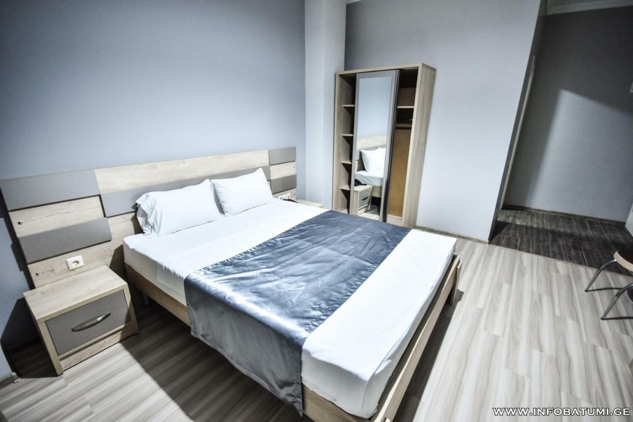 Hotel Wave Batumi Exterior foto