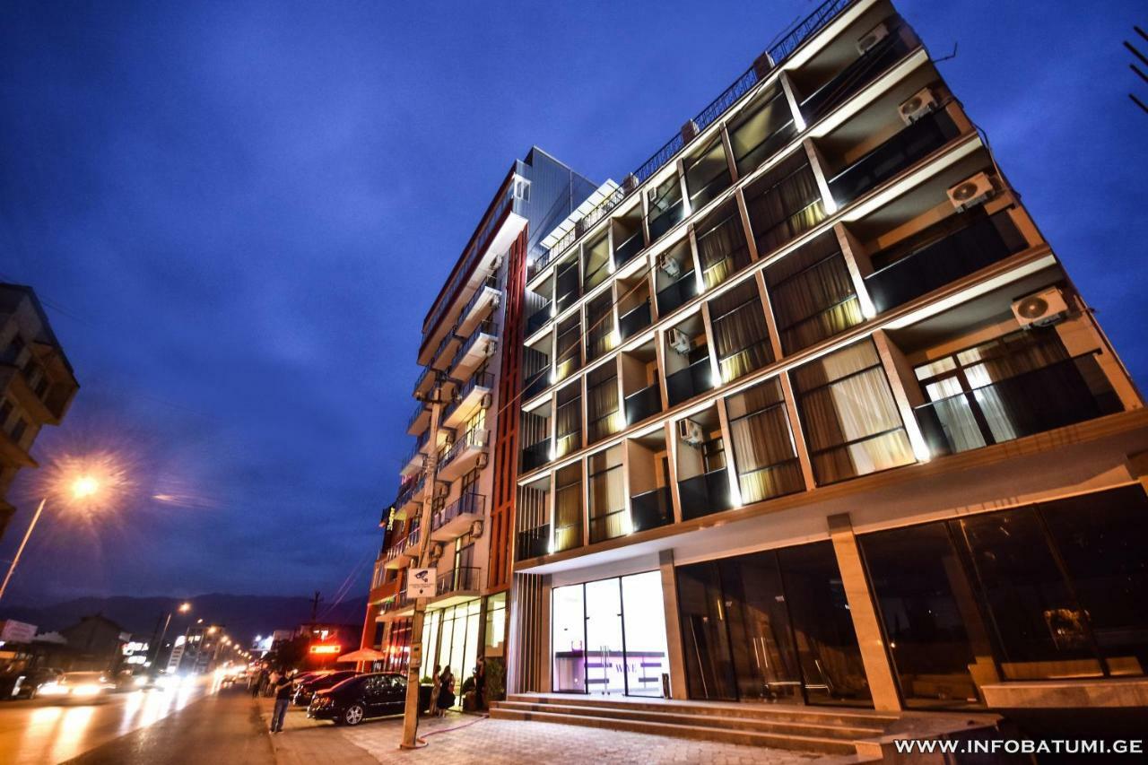 Hotel Wave Batumi Exterior foto